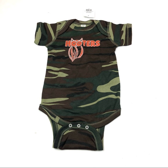 Hooters Baby Infant Camo One Piece Snapsuit Woodland Pattern New with Tags - Picture 1 of 6